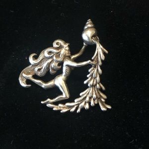 Aquarius pendant